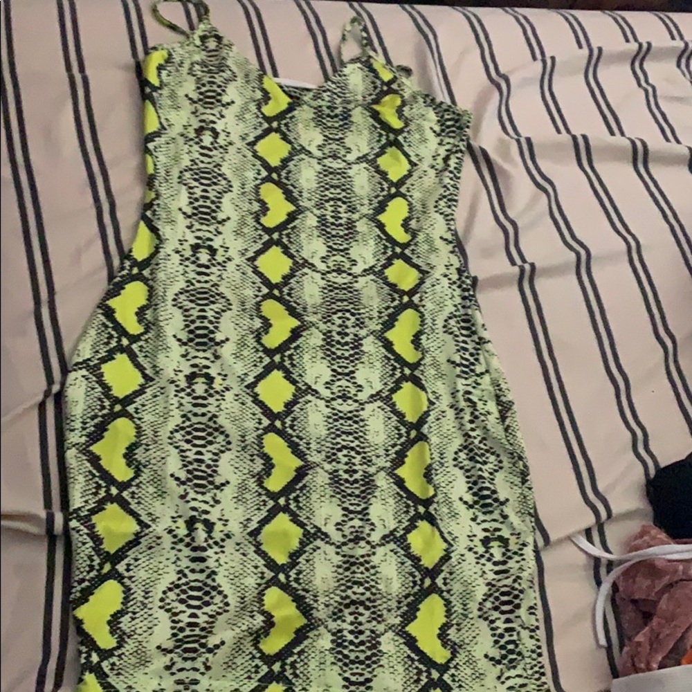 Snakeskin print bodycon dress